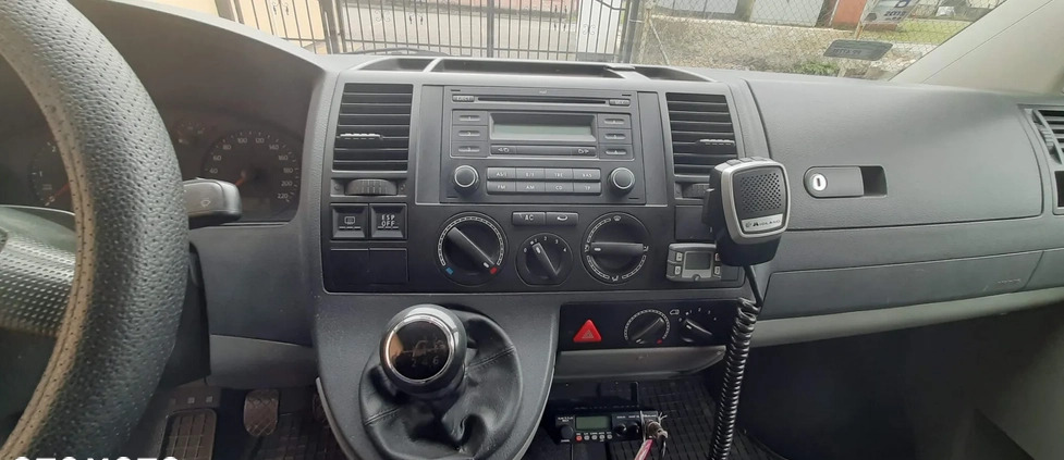 Volkswagen Caravelle cena 29500 przebieg: 285673, rok produkcji 2006 z Ujście małe 37